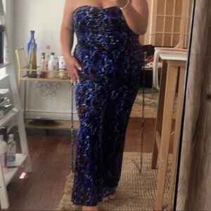 OPEN EDIT
Velour Strapless Jumpsuit In Black- Blue Fractured